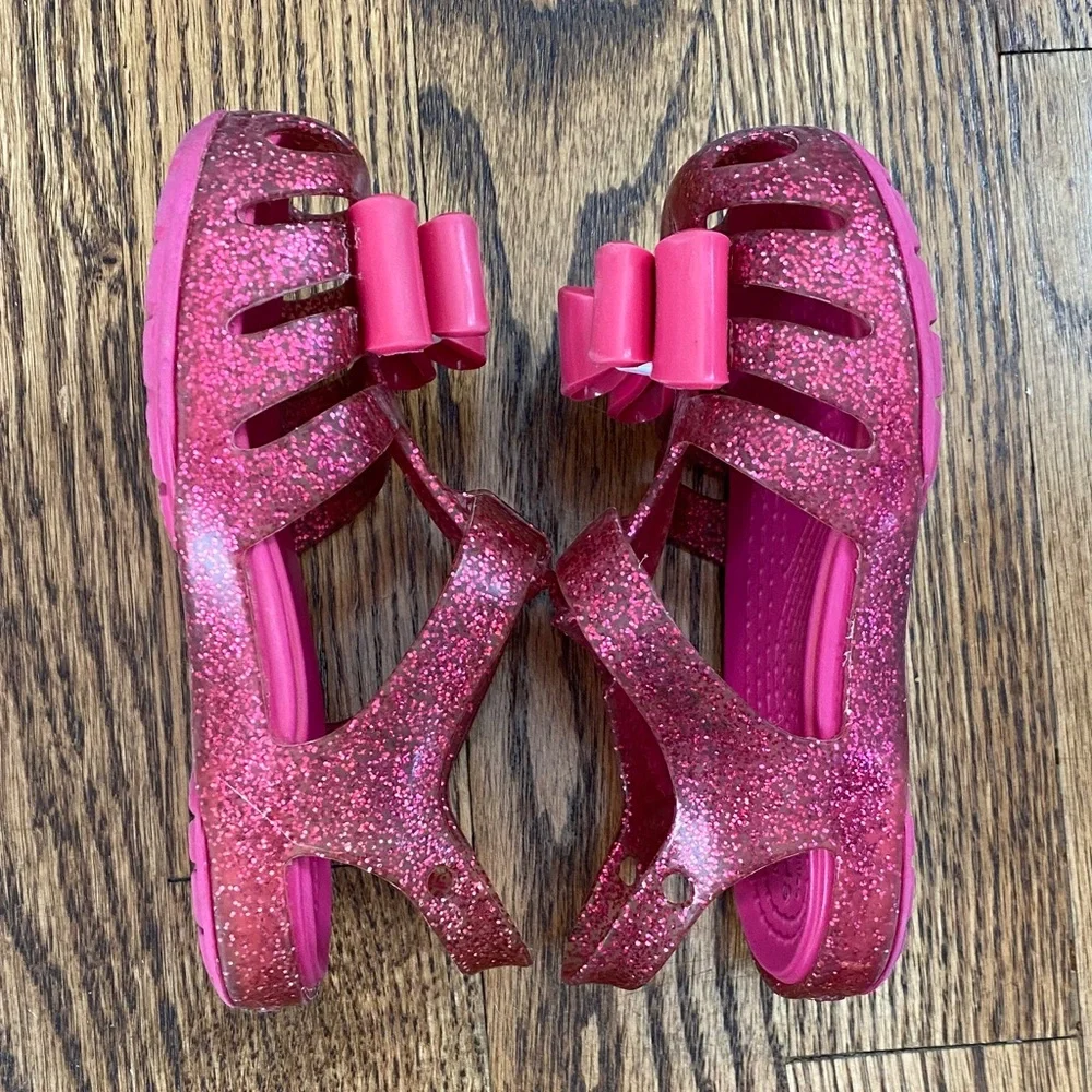 Pink glitter Crocs Isabella bow sandals, size 6. Excellent condition ships quick - Picture 7 of 12